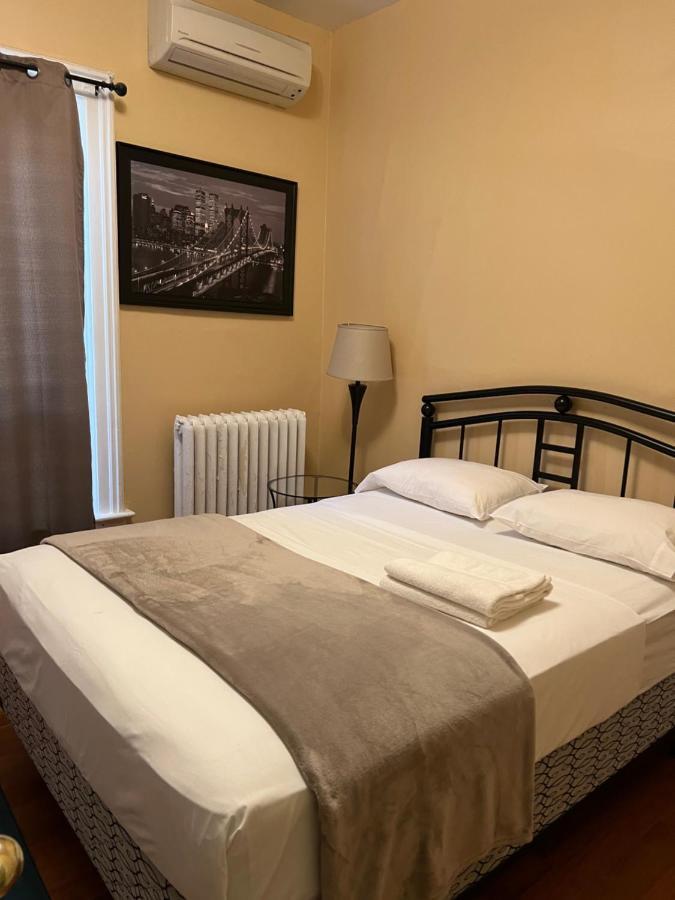 Adas Guesthouse Toronto Bagian luar foto